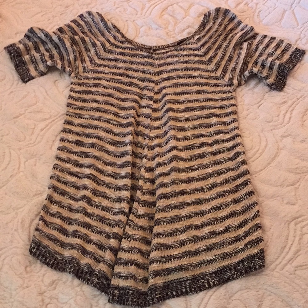 Top - Picture 2 of 4